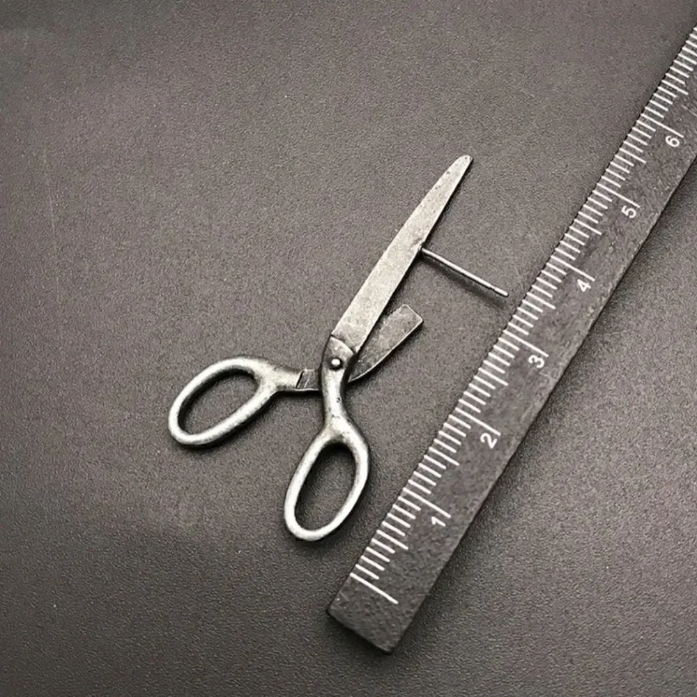 Metallic Scissors Gothic Vintage Look Earrings
